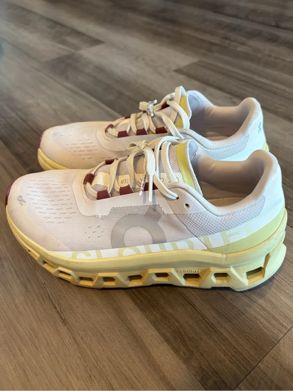On Running Cloudmoster Women’s in Frost | Acacia